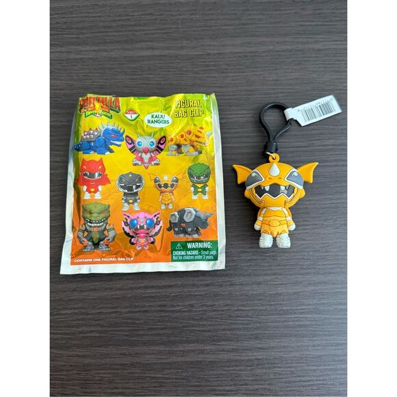 Godzilla Vs. Mighty Morphin' Power Rangers Series 1 Keychain - Yellow Ranger - Picture 1 of 2